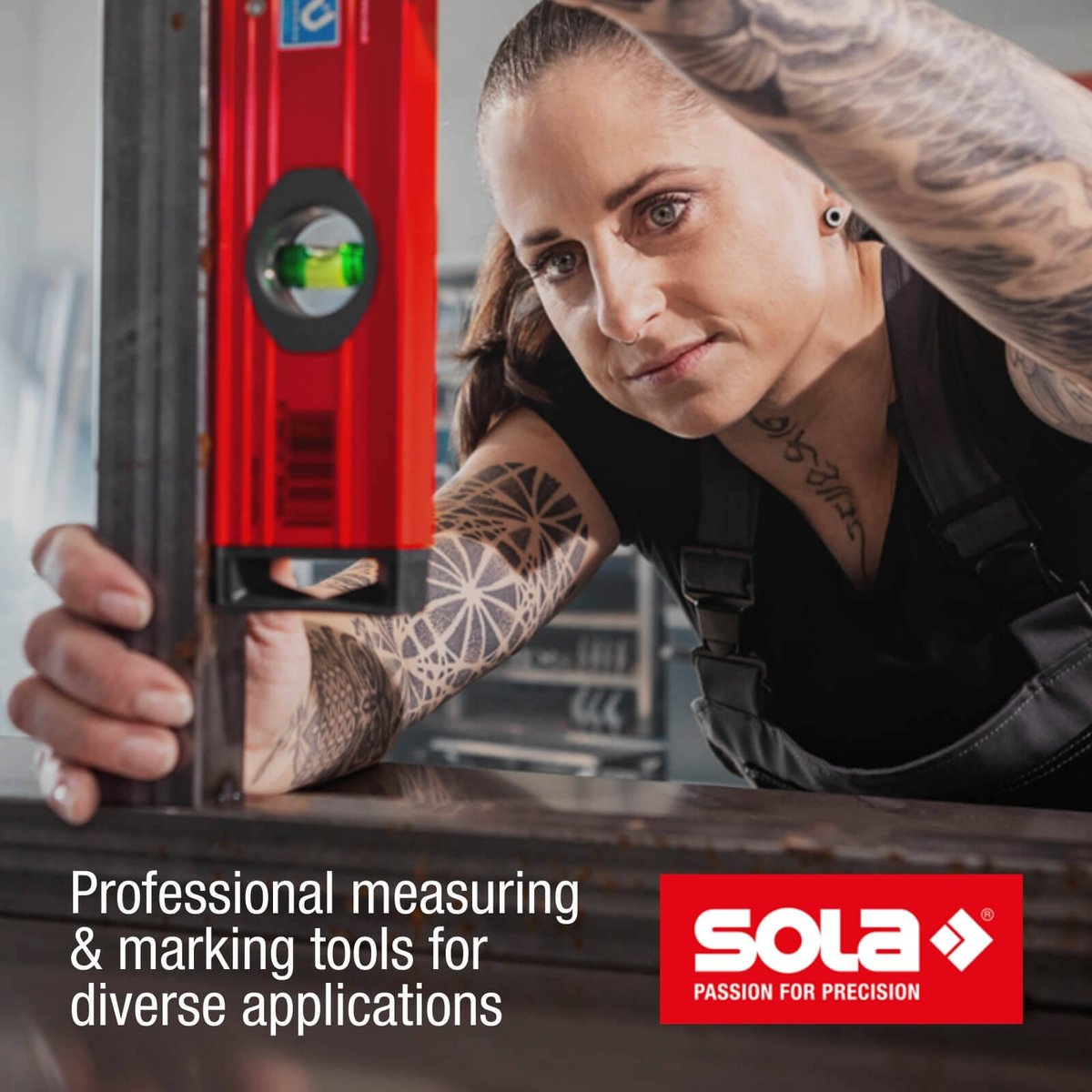 Sola 60cm Red Aluminium Spirit Level 3 Vials Waterproof with Case