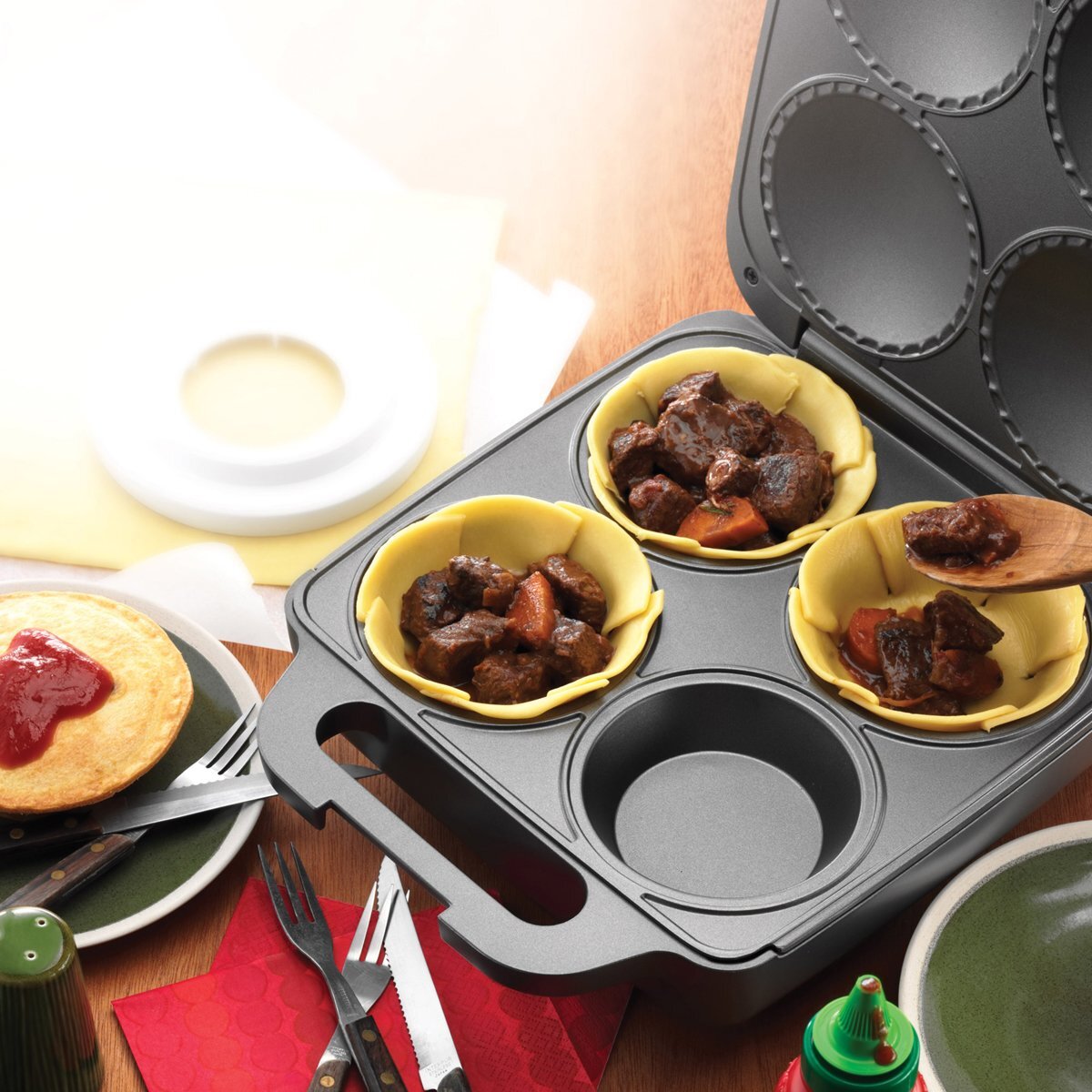 Sunbeam Pie Maker - Extra Deep Plates, Non-Stick, Pastry Cutters Included, Black - PM4800