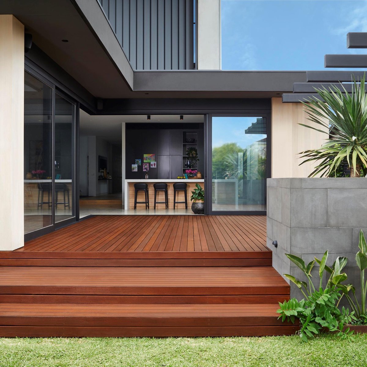 Intergrain 4L Natural UltraDeck Timber Decking Oil - Water Based, UV Resistant, Waterproof