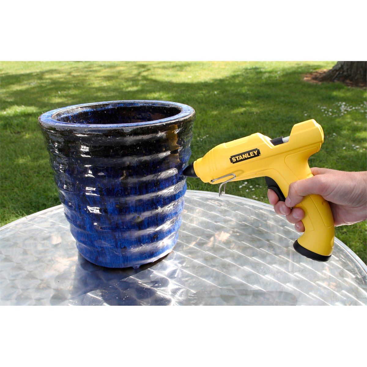 Stanley 240V 25W Corded Glue Gun - 12mm Sticks