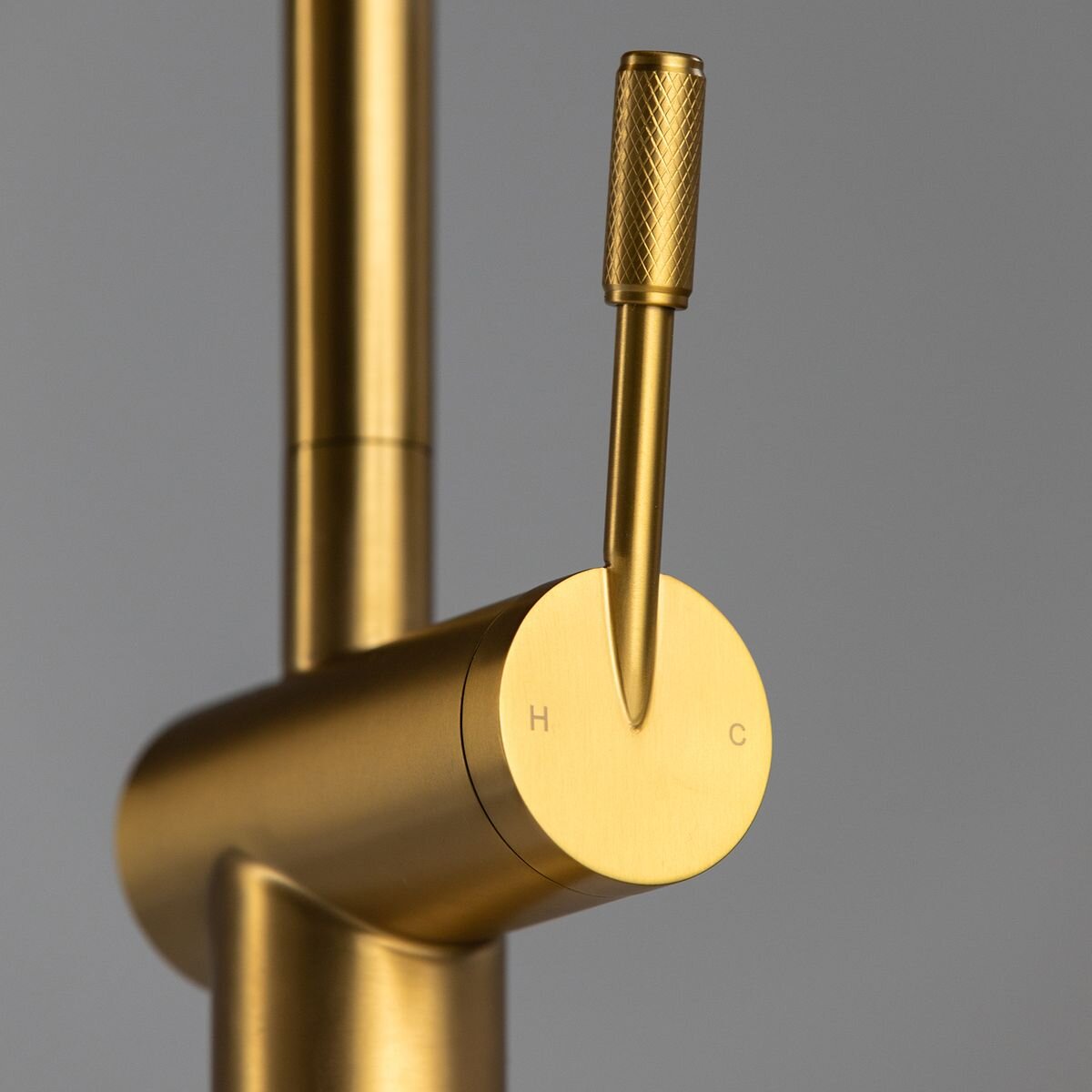 Titan Essentials Gooseneck Kitchen Mixer Tap - Royal gold - Soft-Closing Ceramic Seal - TTRY2