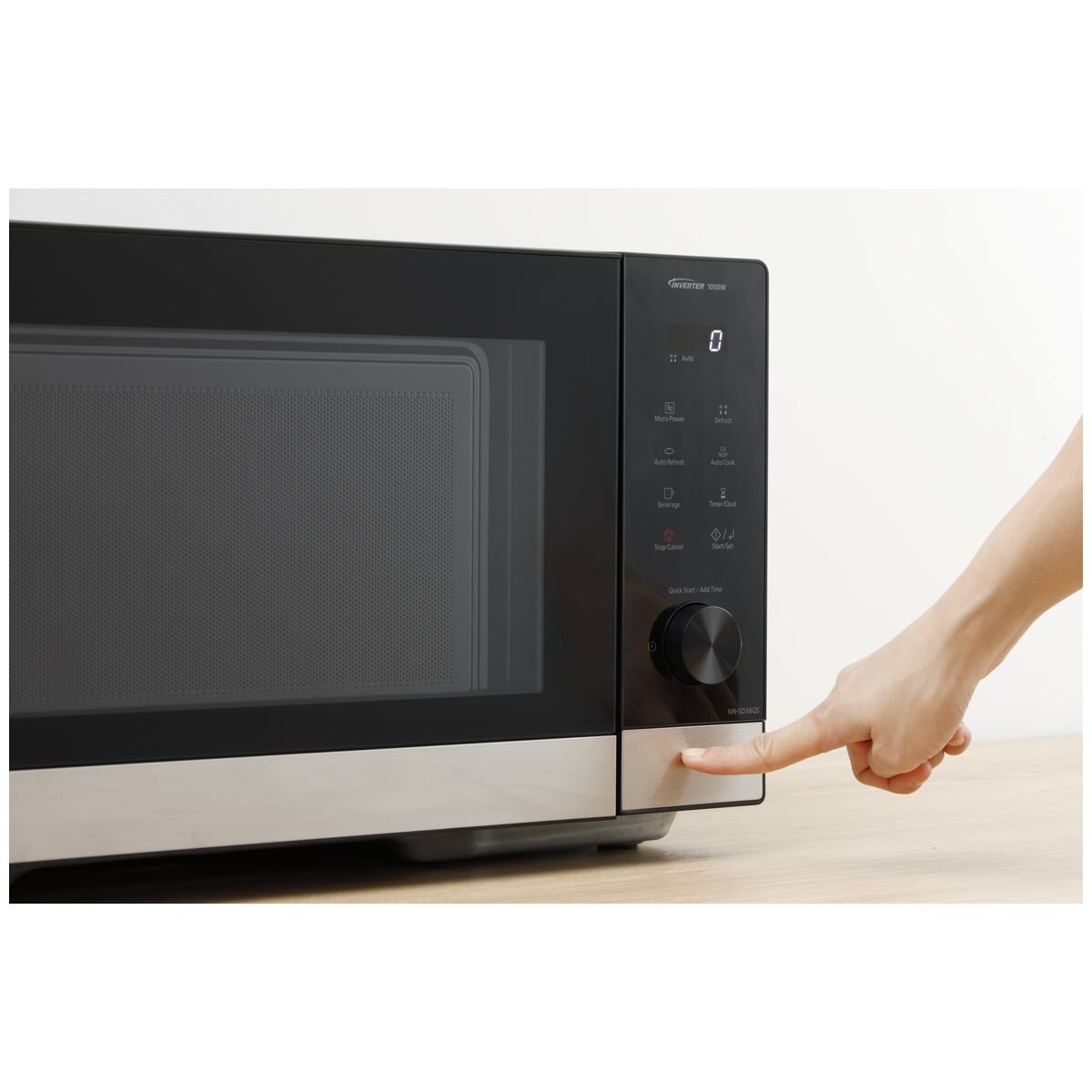 Panasonic 29L inverter microwave oven - 1000W, black with stainless steel trim, 17 auto menus - NN-SD38QSQPQ