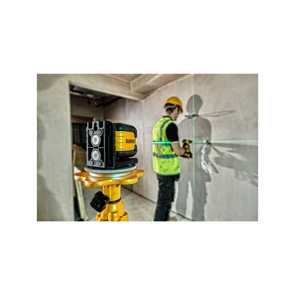 DeWALT 16m Green Beam Cross Line Self Levelling Laser Level IP54 DW08802CG-XJ