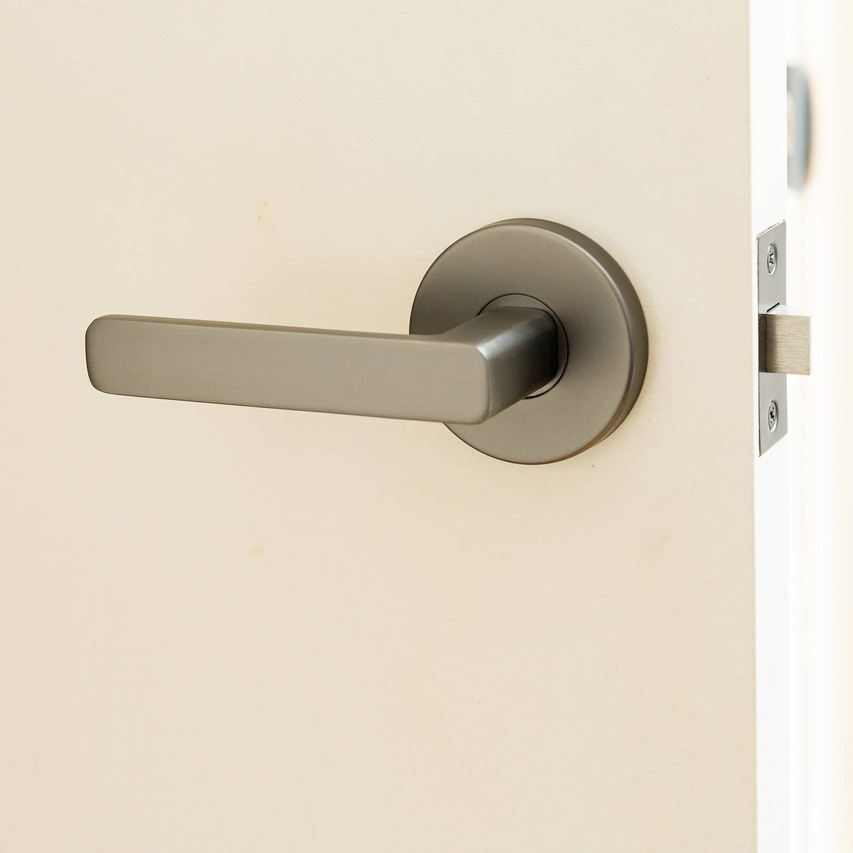 Ikonic Gunmetal San Fran Passage Lever Set - 1 Pack - 165mm x 190mm - SuperSaverAU - view 5