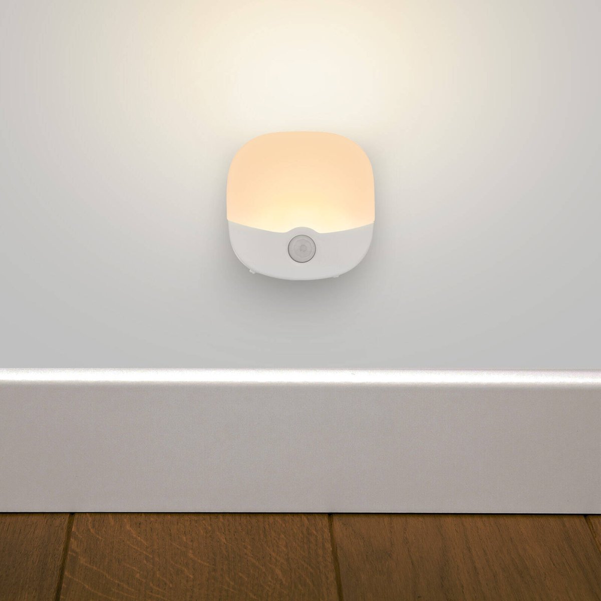 Arlec 67 x 22mm White Rechargeable Motion Sensor Square Night Light - 2 Pack NL4299