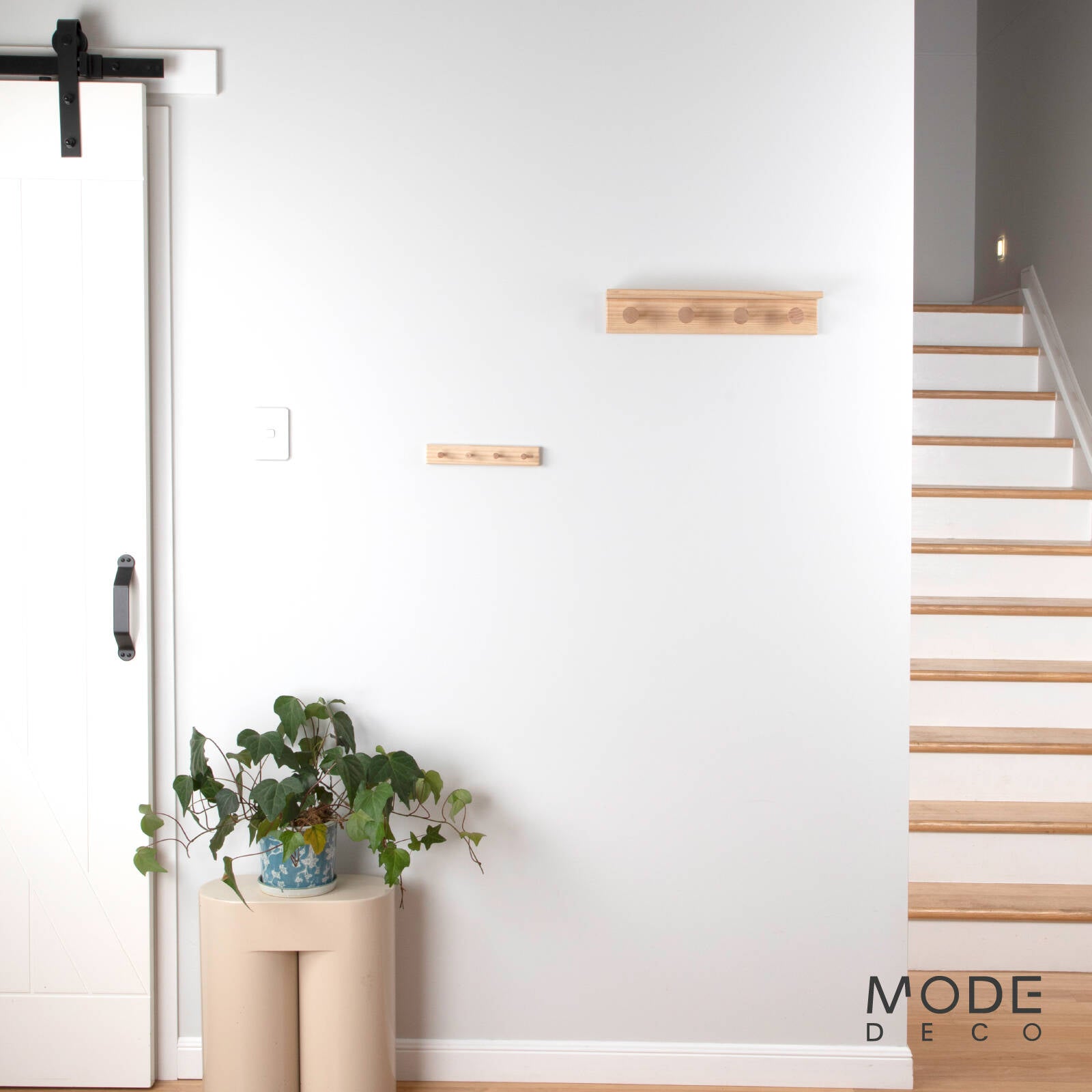 MODE 4 Timber Hooks On Pine Board Key Rack 245mm Entryway Key Holder