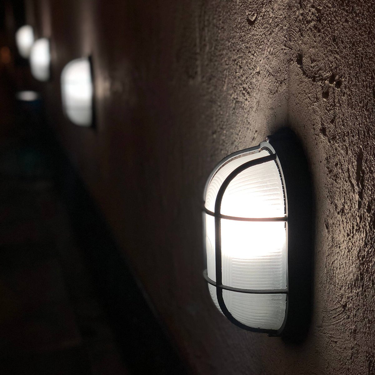 Arlec Black Oval Caged Bunker Light 60W E27 Weather Resistant ABL115