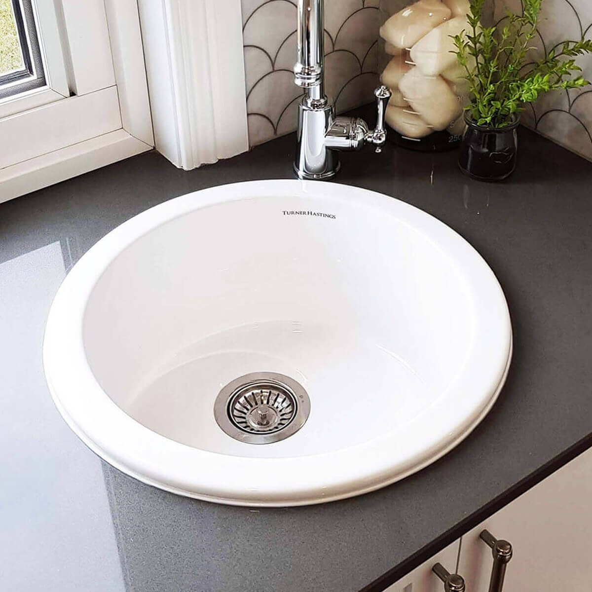 Turner Hastings Cuisine Round 47 Single Bowl Sink - Fine Fireclay, Gloss White, 27L - CUR47FS