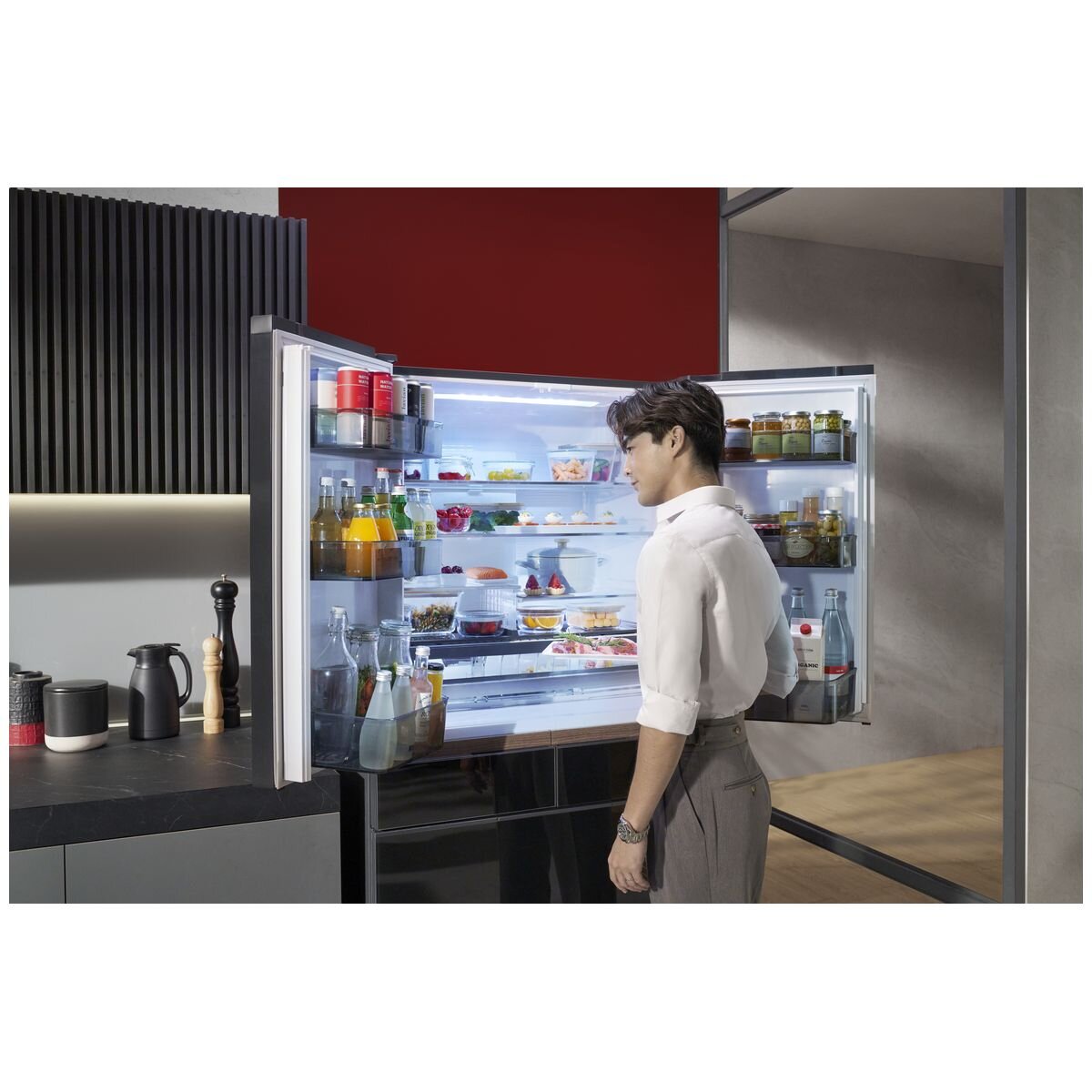 Hitachi 670L French Door Fridge - White Glass, Vacuum Compartment, Made in Japan - R-GW670TAXW