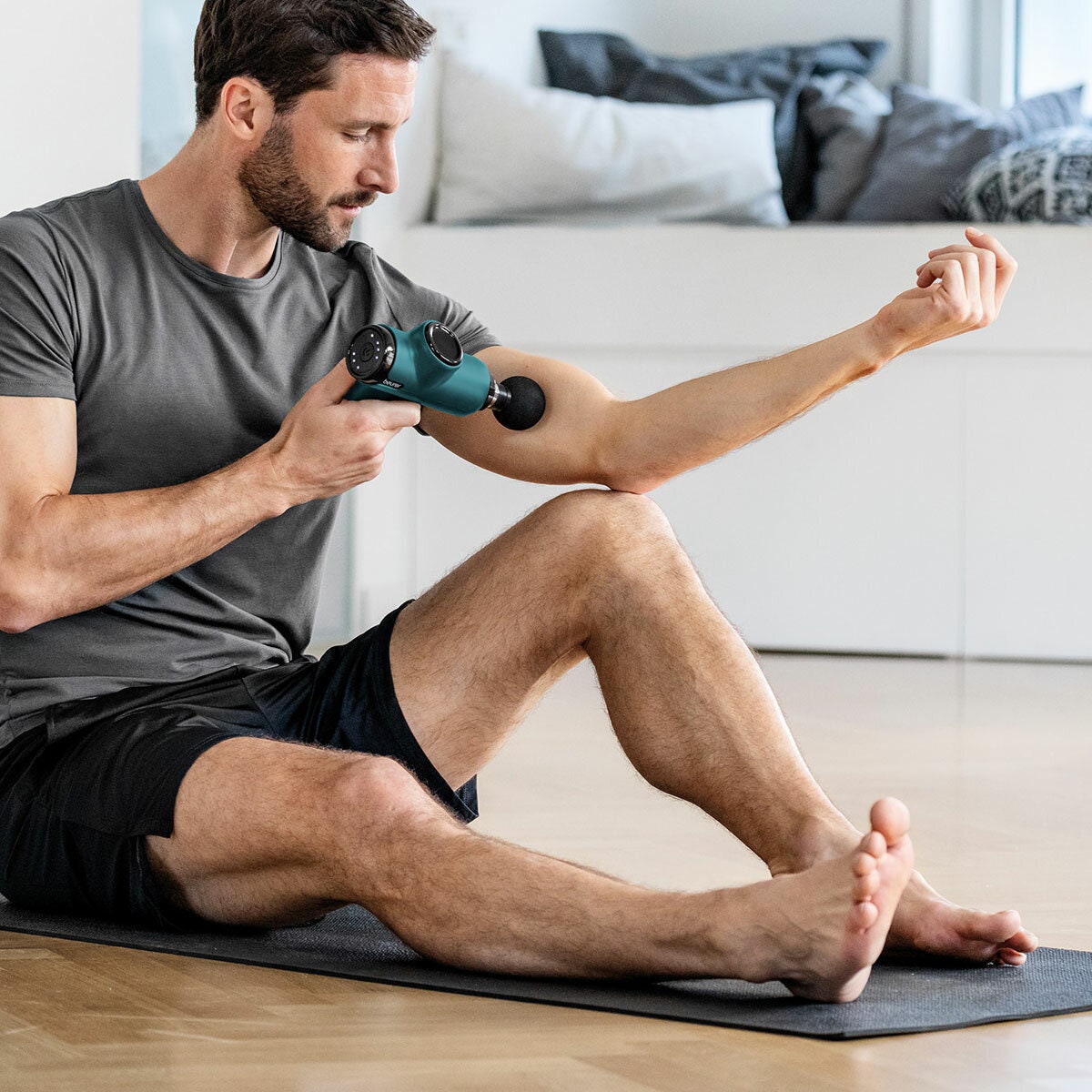 Beurer compact massage gun - five intensity levels, 4 attachments, cordless and rechargeable, green - MG99