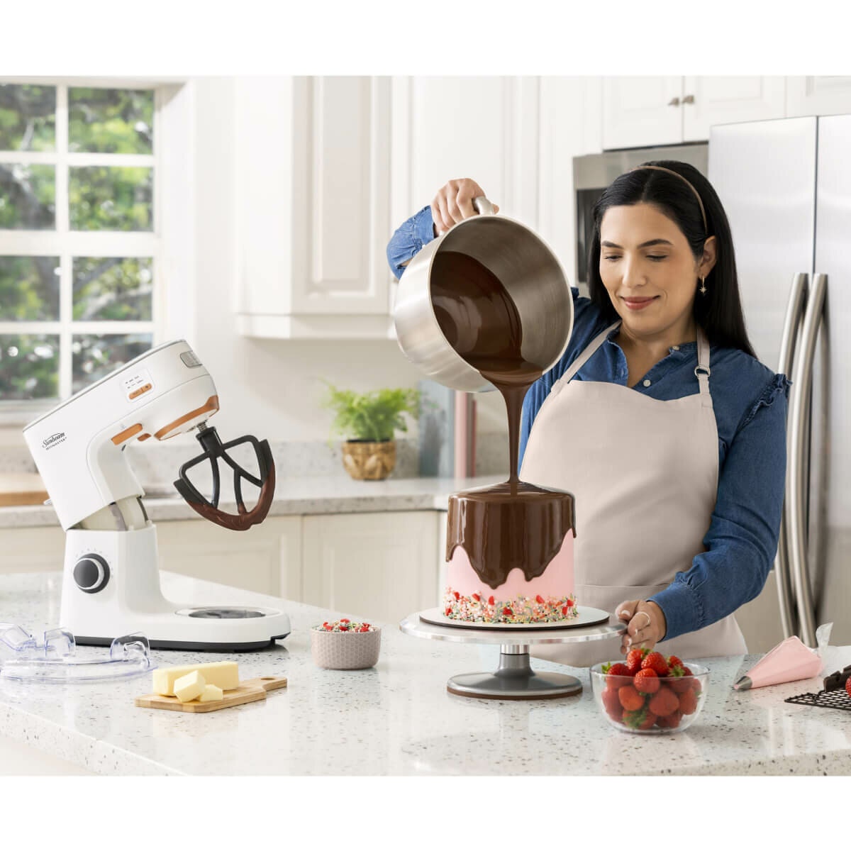 Sunbeam Mixmaster HeatSoft planetary stand mixer 5.2L - 600W, 10 speeds, two heat settings - MXM7000WH
