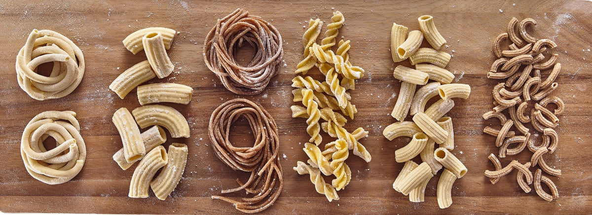 KitchenAid Gourmet pasta press attachment - six quick-change discs, built-in wire cutter, white - KSMPEXTA