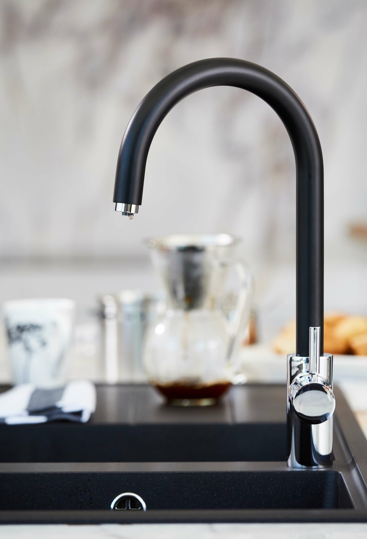 InSinkErator Multitap 3N1 J-shape steaming hot water tap - black and chrome, 2.5L NeoTank - 3003JB