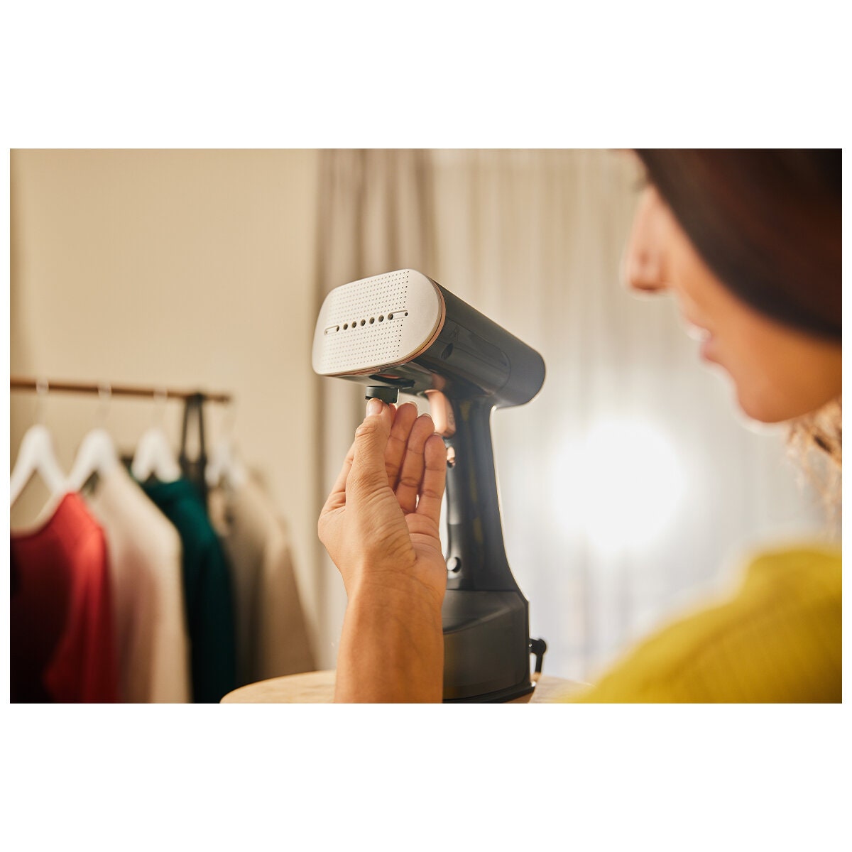 Braun QuickStyle 7 garment steamer - 1600W, 35g/min FastSteam, horizontal and vertical steam, black - GS7077BK