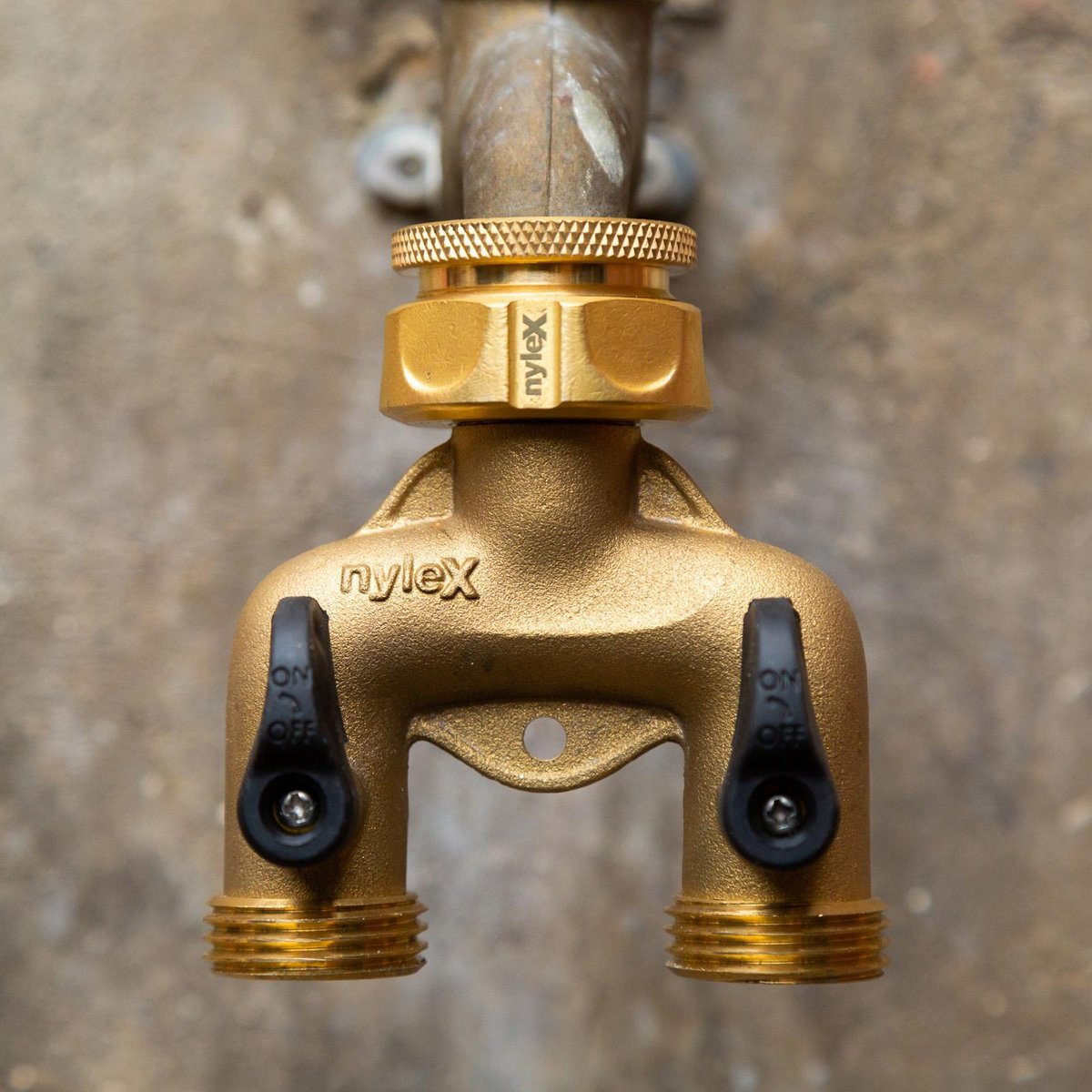 Nylex Brass Two Way Irrigation Manifold