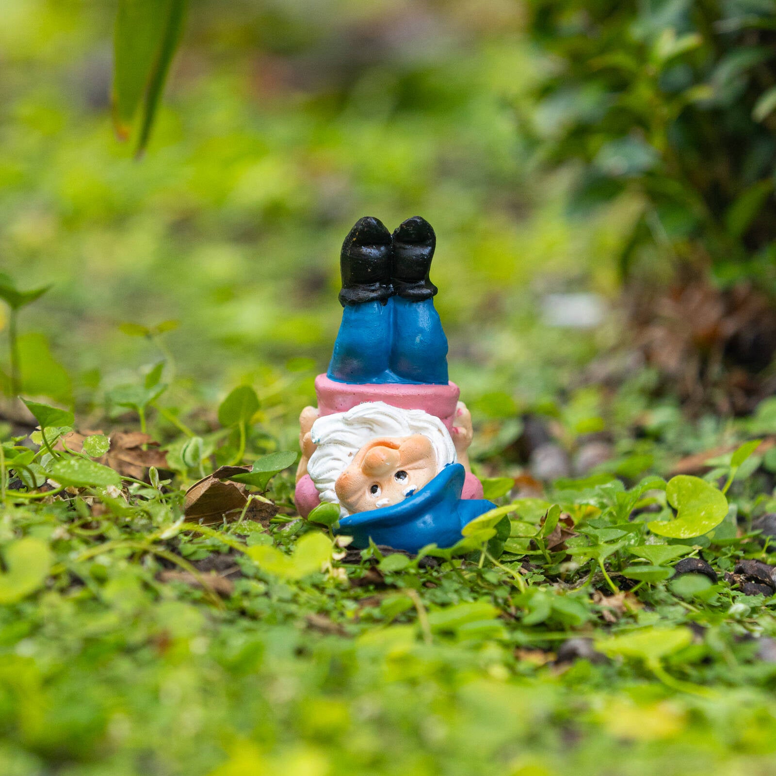 Northcote Pottery 5 x 16cm Blue Hat Yoga Gnome Polyresin Garden Stake