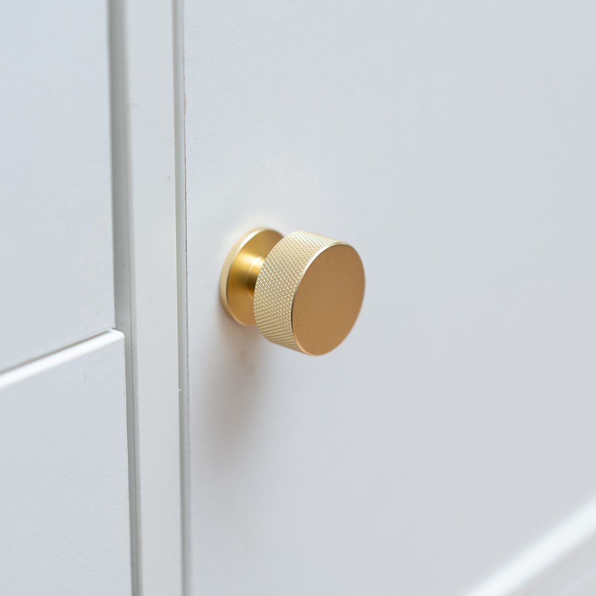 Taskmaster 32mm Knurled Cabinet Knob - Brushed Brass - 1 Pack - Easy Install - SuperSaverAU - view 3