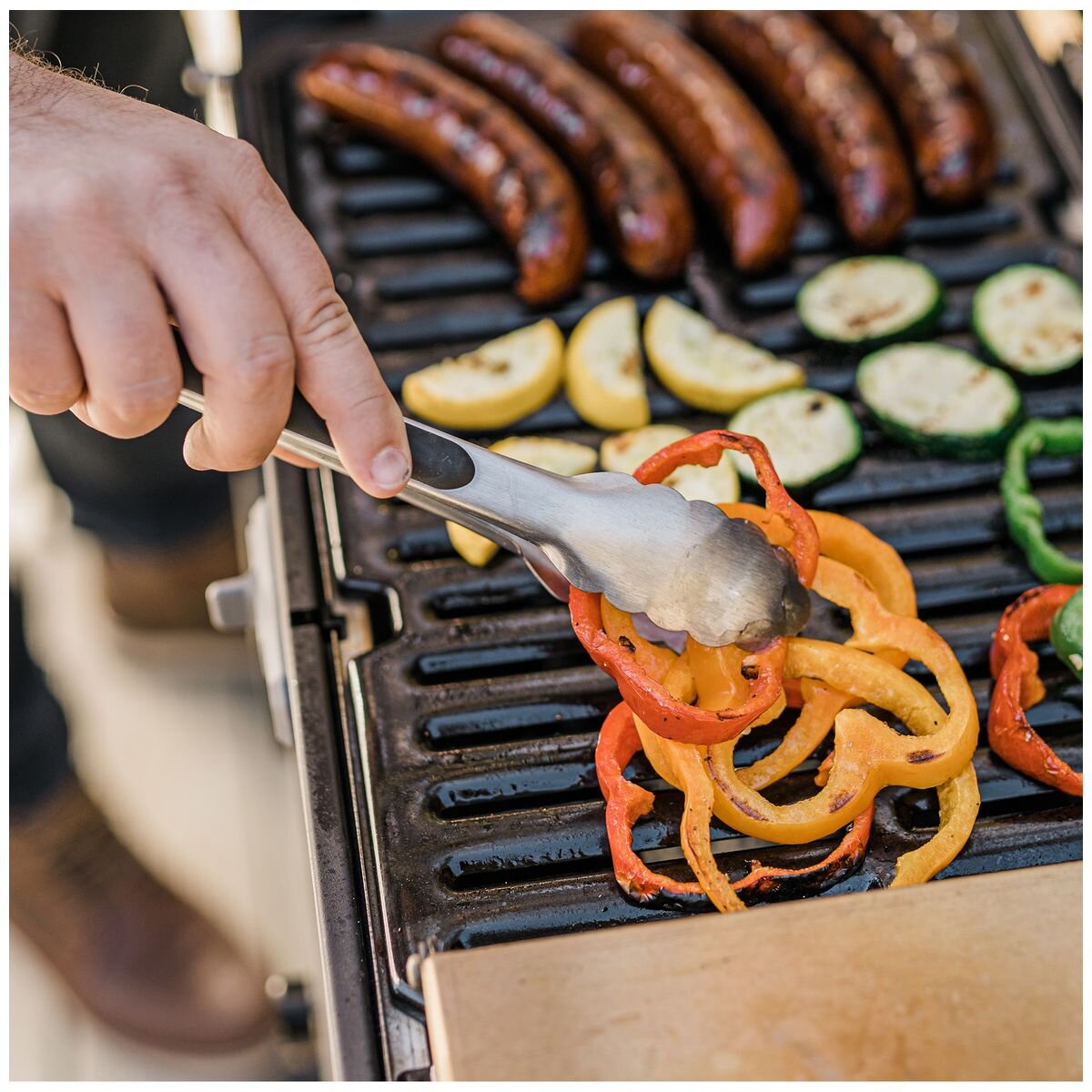 Masterbuilt Portable Charcoal BBQ - Black, SteadyTemp Dial, Up to Four Hours Burn Time - MB20040622