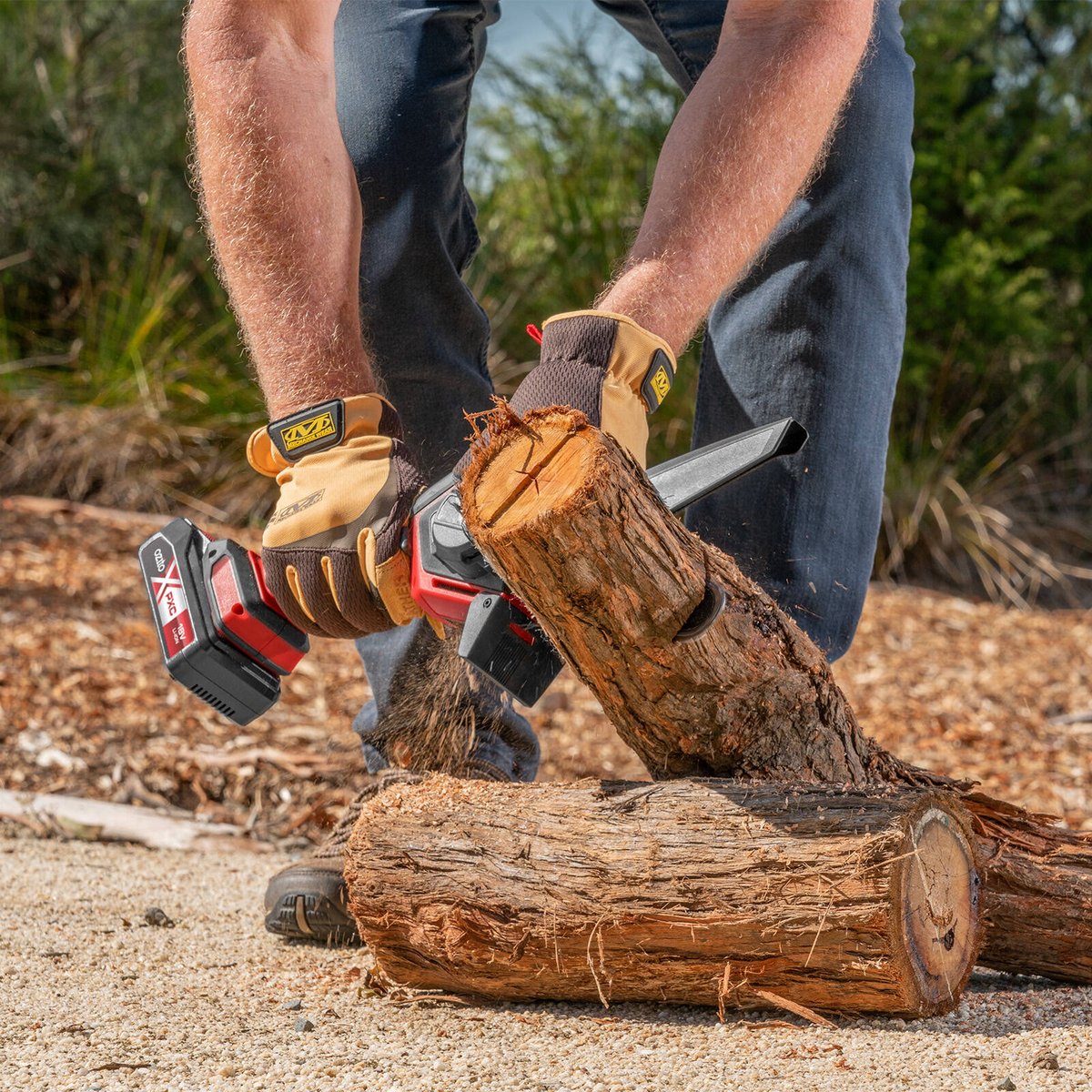 Ozito PXC 18V 160mm Brushless Pruning Chainsaw Skin Only PXBPCS-1815
