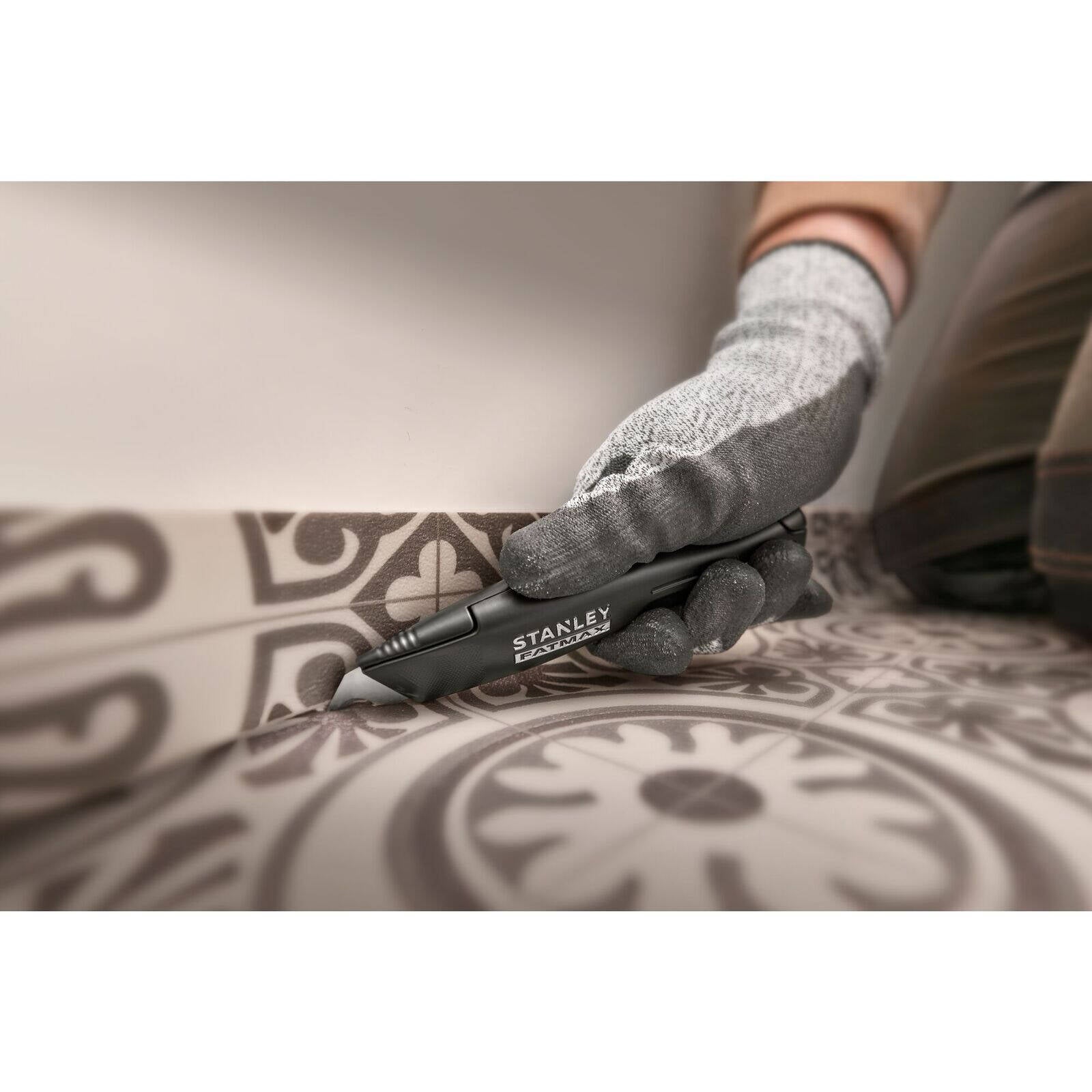 Stanley FatMax Heavy-Duty Fixed Trade Knife with Blade Storage