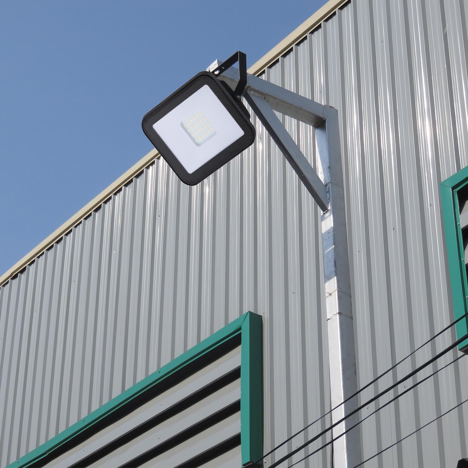 DETA 24W LED Slim Profile Security Flood Light 2400lm Black DET820