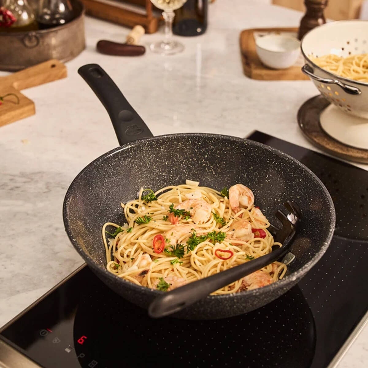 Ballarini Vipiteno Ceraforce 28cm ceramic non-stick wok - PFAS-free, radiant induction base - 67334