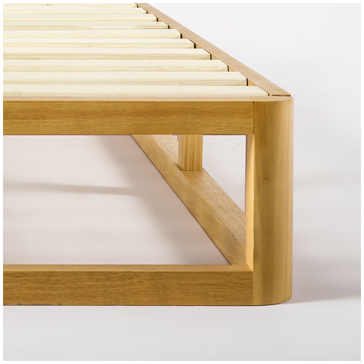 Zinus queen wooden pallet bed frame - solid pine wood, low profile, wooden slats - AU-WDBF-8Q