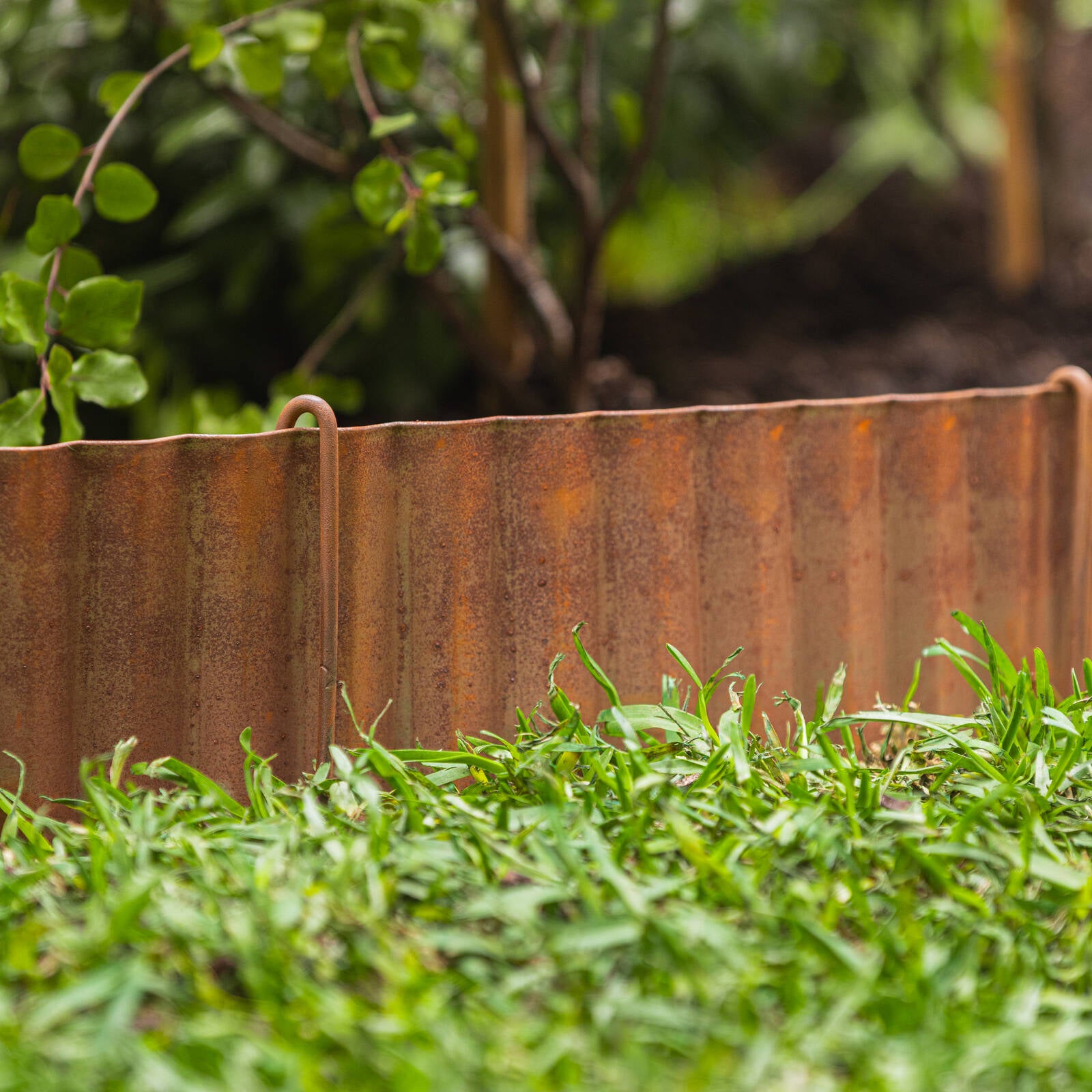 Tuscan Path 280mm Rust Metal Garden Edging Pegs - 10 Pack