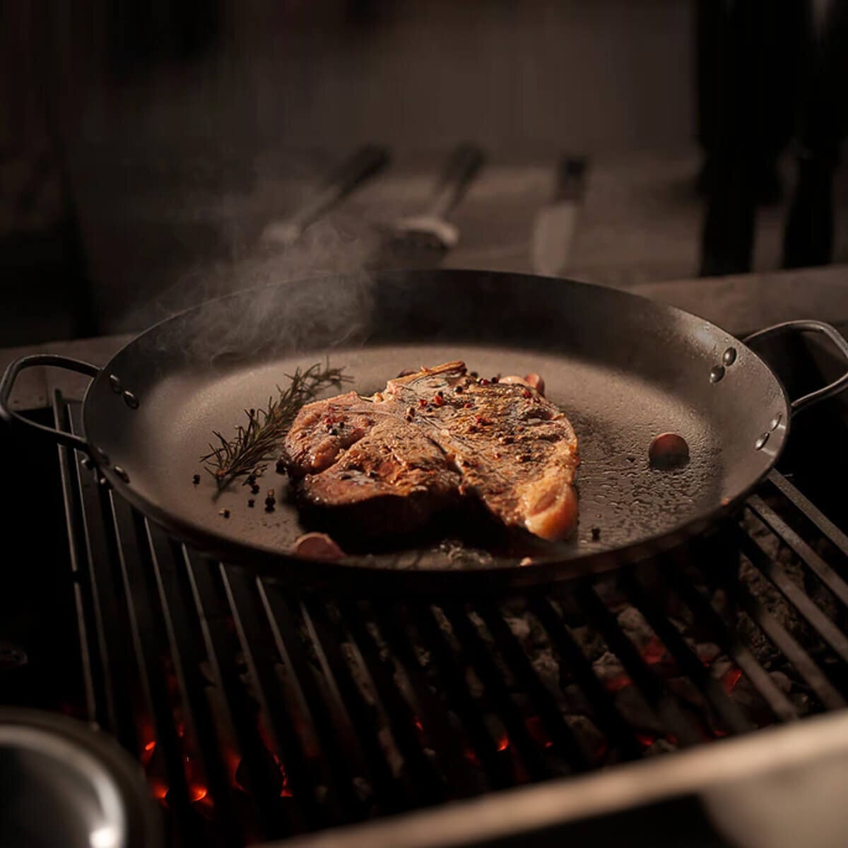 Tramontina Churrasco 40cm Round BBQ Griddle Pan - Black Nitrocarburized Carbon Steel - 20845040