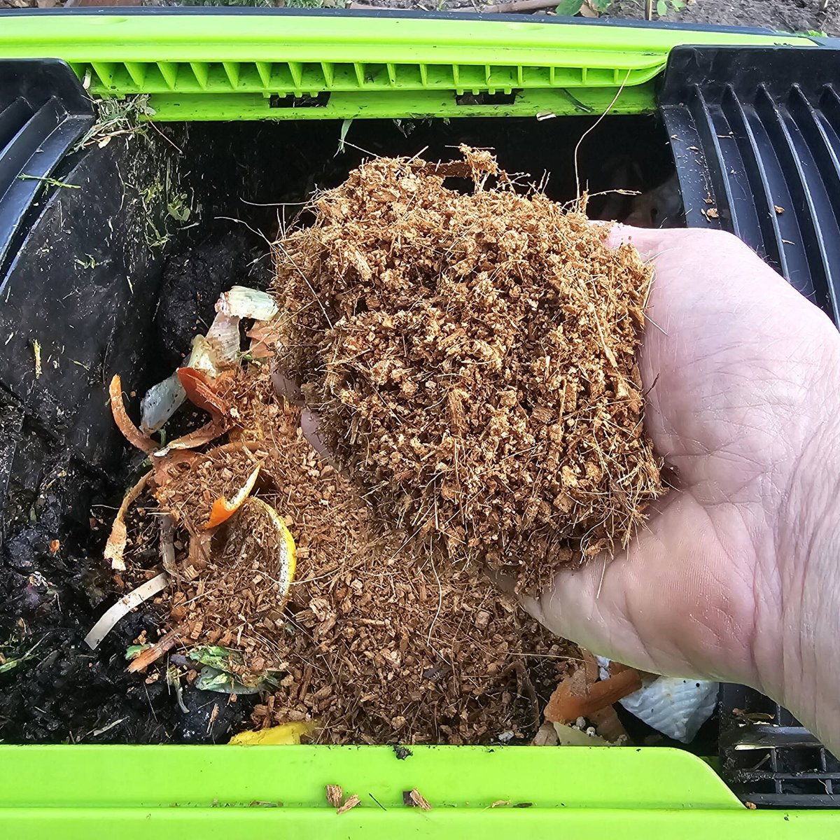 Maze 2L Microbe Infused Compost Additive, Organic Waste Accelerator & Conditioner
