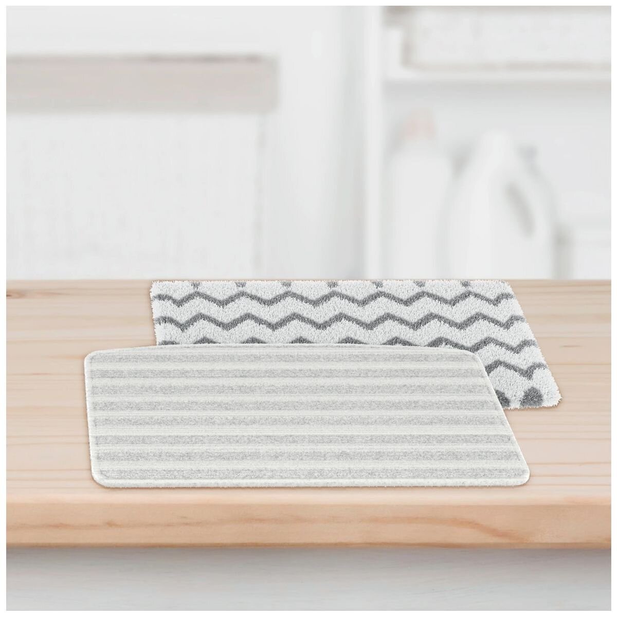 Shark SteamSpot steam mop - white, chemical-free, 3 adjustable steam levels, Steam Blaster - S2001