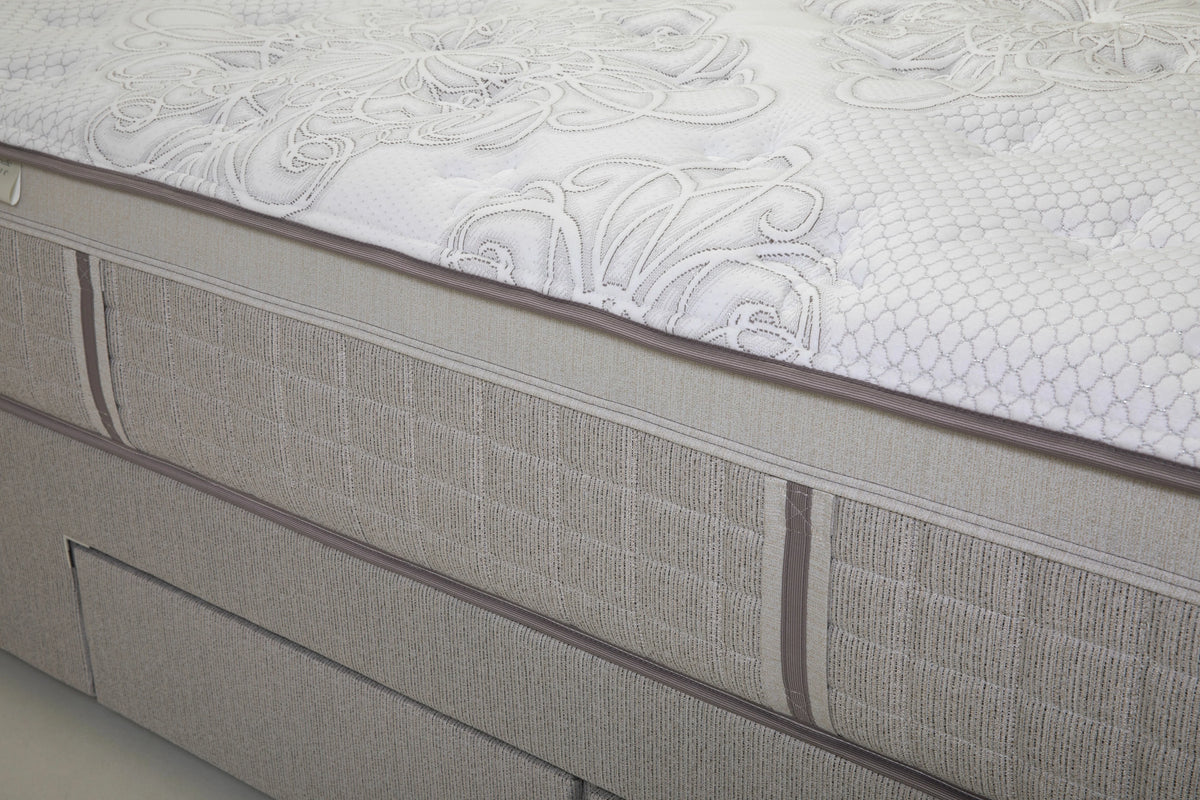 Sealy Posturepedic Sophia Flex Medium Queen Mattress - ComfortCore Plus - Wool Fibre Blend - 735570