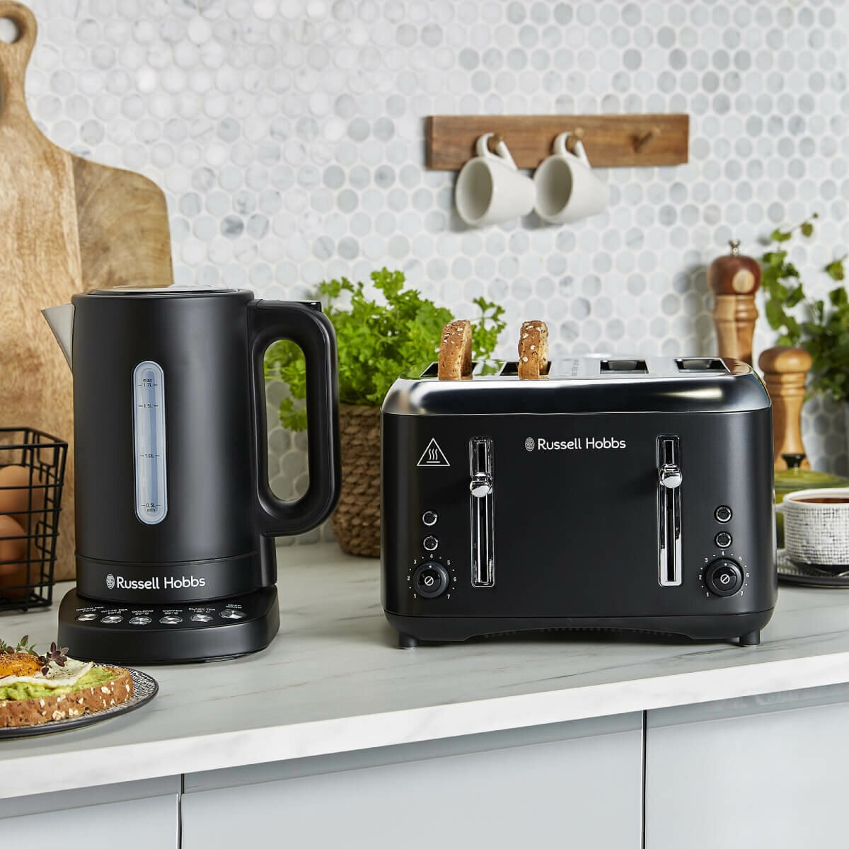 Russell Hobbs Addison 4 Slice Toaster - Matte Black, Dual Browning Controls, High Lift - RHT514BLK