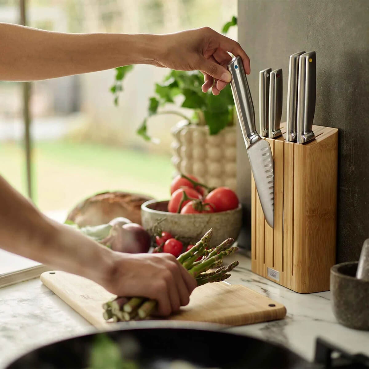 Joseph Joseph Elevate 5 Piece Knife Block Set - Steel Knives and Bamboo Block - 10564