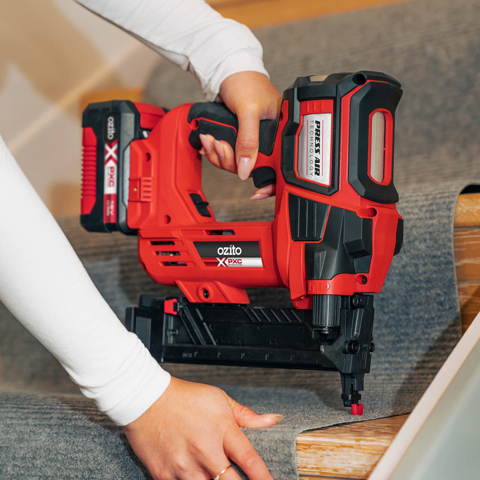 Ozito PXC 18V Cordless Staple Gun PXSGS-218 with Safety Striker (Skin Only)