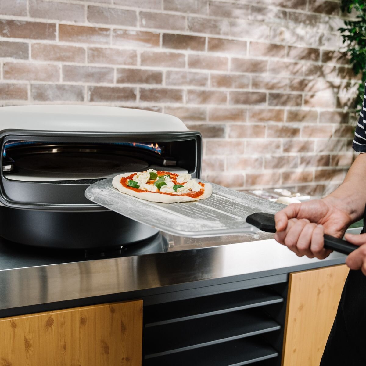 Everdure Kiln R Series 2 burner LPG pizza oven - graphite cabinet, rotating turntable, 400°C - EKILN2G