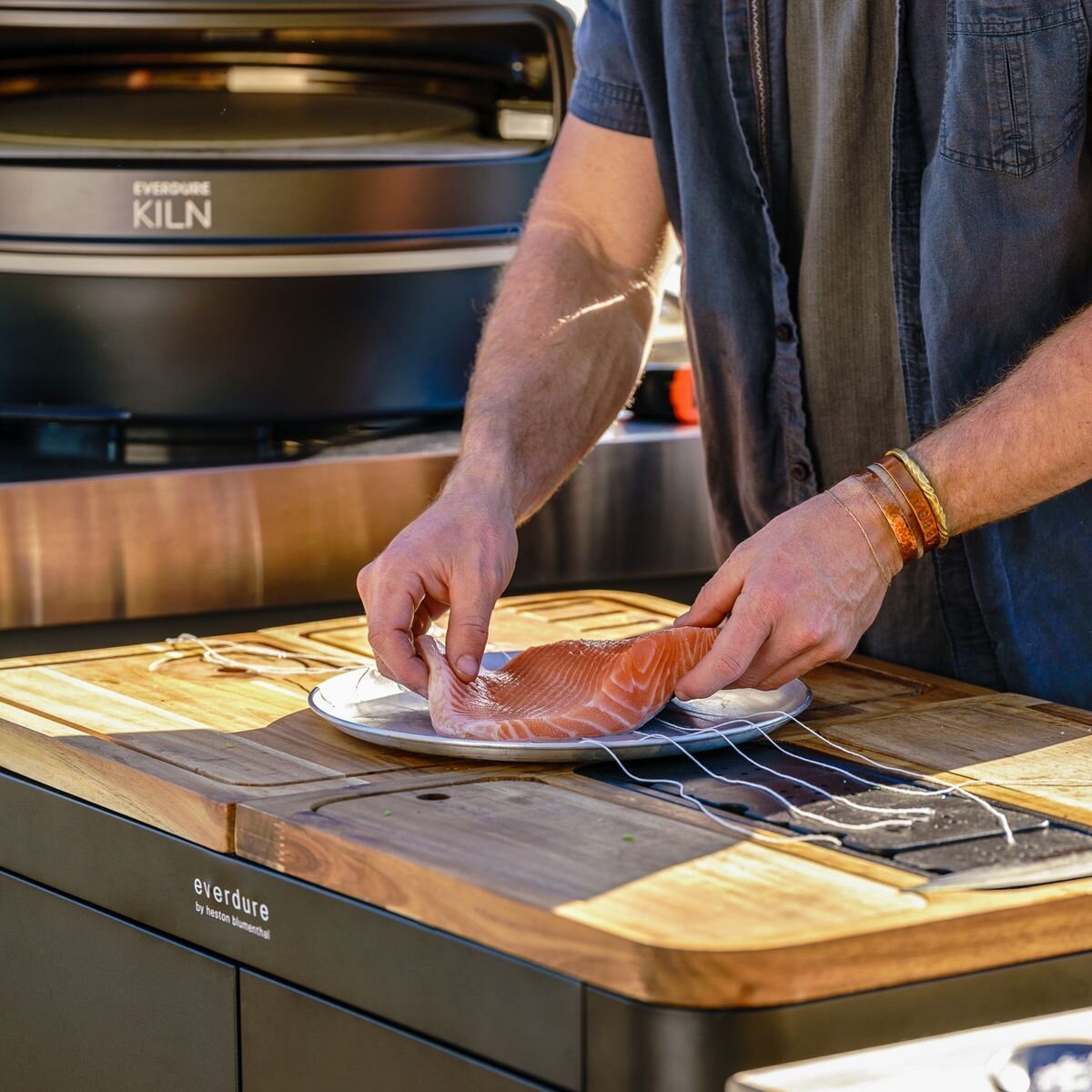 Everdure Kiln R Series 2 burner LPG pizza oven - graphite cabinet, rotating turntable, 400°C - EKILN2G