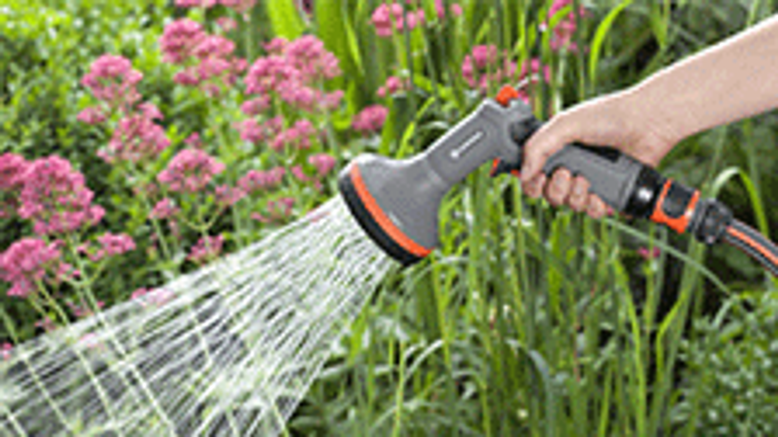 GARDENA 13mm Comfort Bed Sprayer Adjustable Spray with Trigger Lock 1200kPa