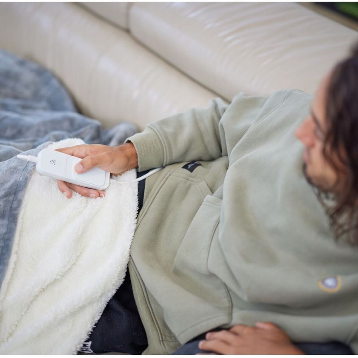 HoMedics Heated Throw Blanket 130x180cm - Cord Remote Control, Soft-Touch Fabric, Grey - HTB-1000GY-AU