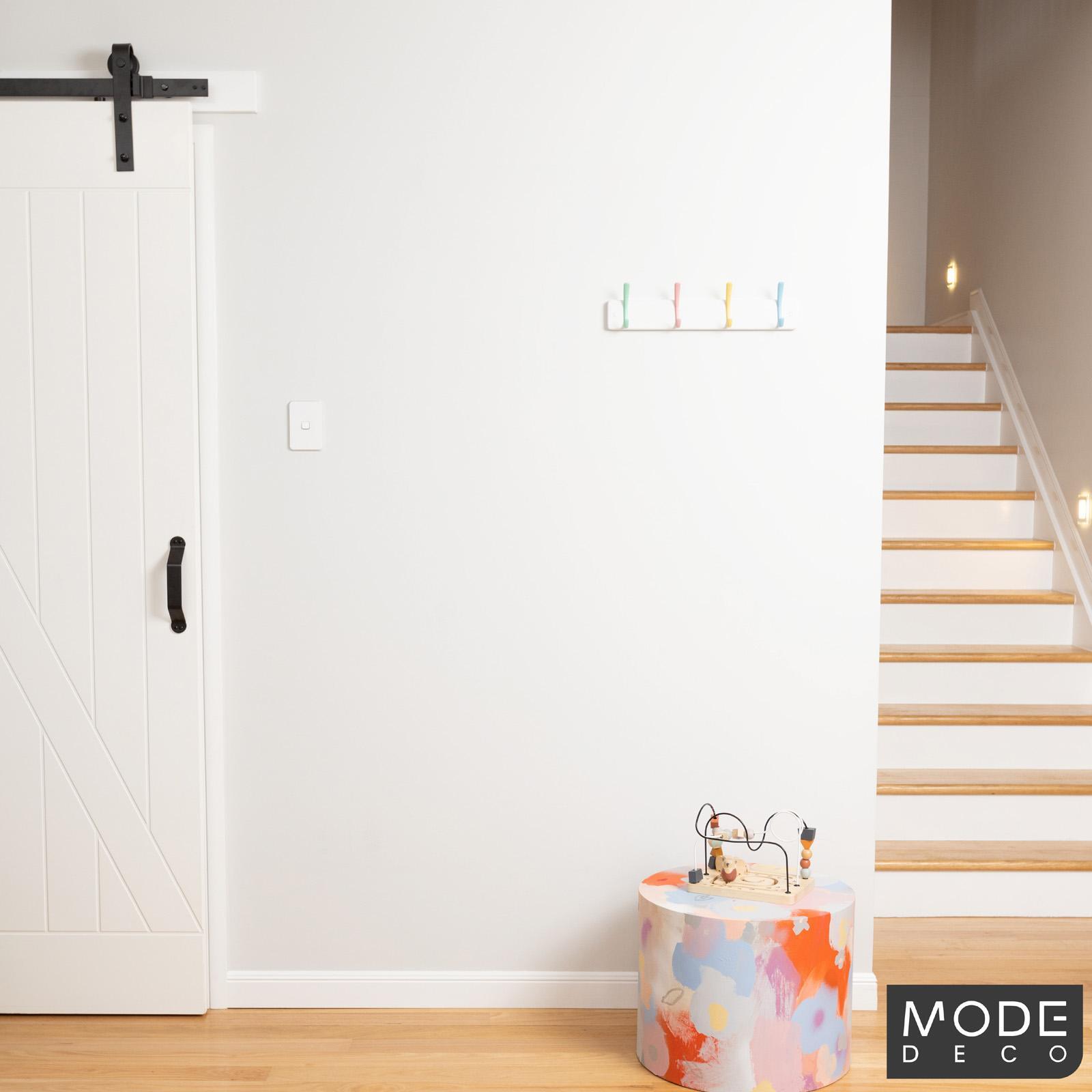 Mode White Hat and Coat Rack 4 Pastel Hooks