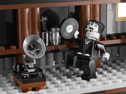 LEGO Monster Fighters 10228 Haunted House- Auzzi Store