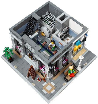 LEGO 10251 Brick Bank: Modular Building with Vault & Laundromat