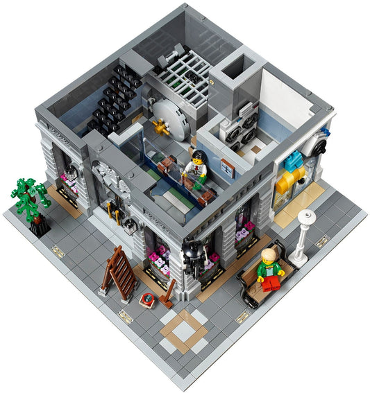 LEGO 10251 Brick Bank: Modular Building with Vault & Laundromat