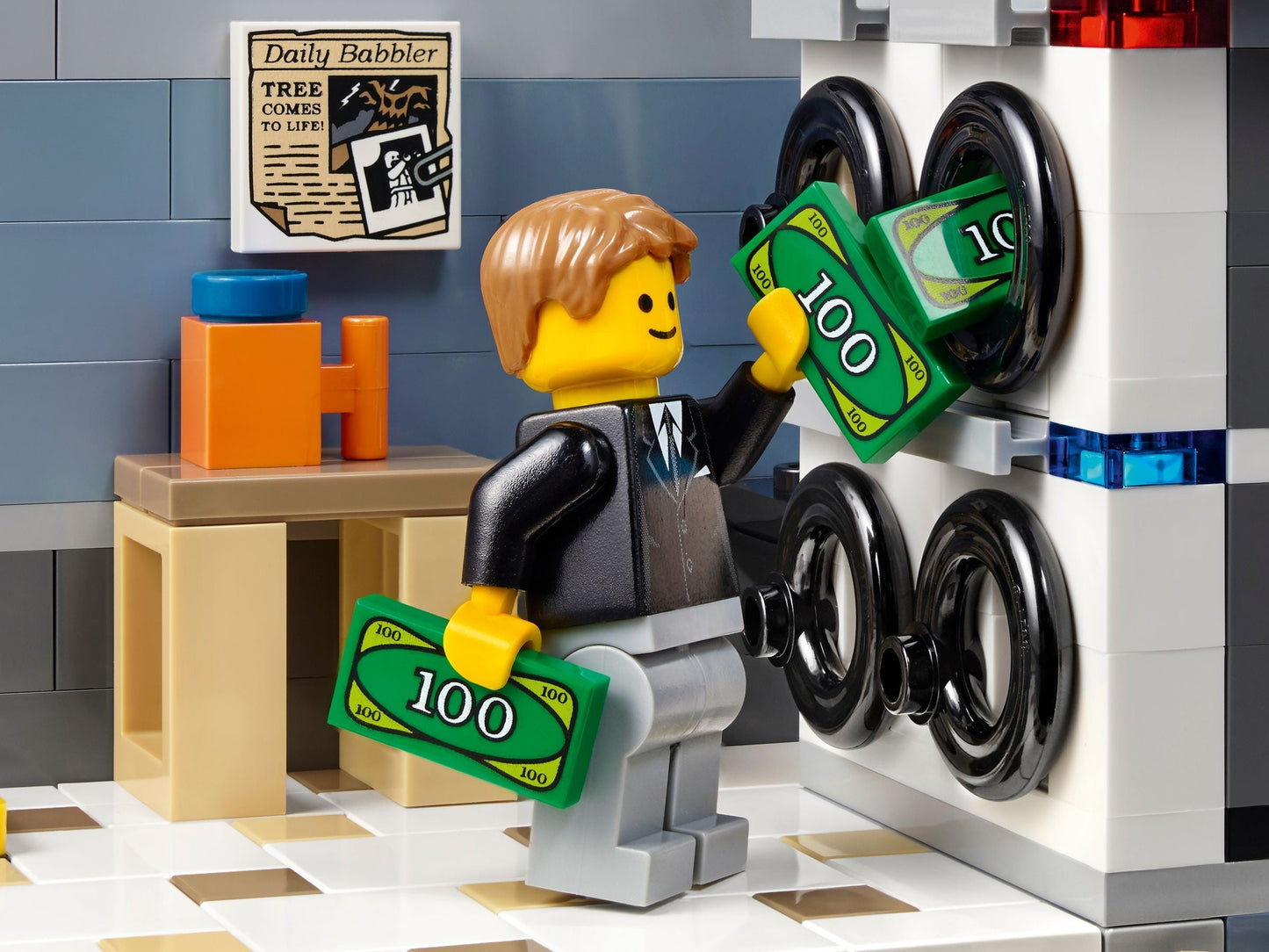 LEGO 10251 Brick Bank: Modular Building with Vault & Laundromat