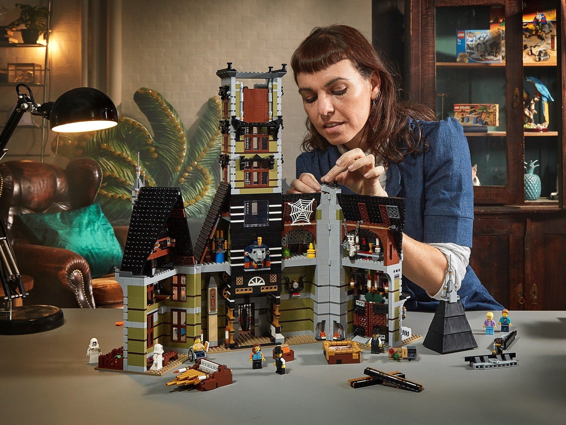 LEGO Creator Series 10273 Haunted House- Auzzi Store