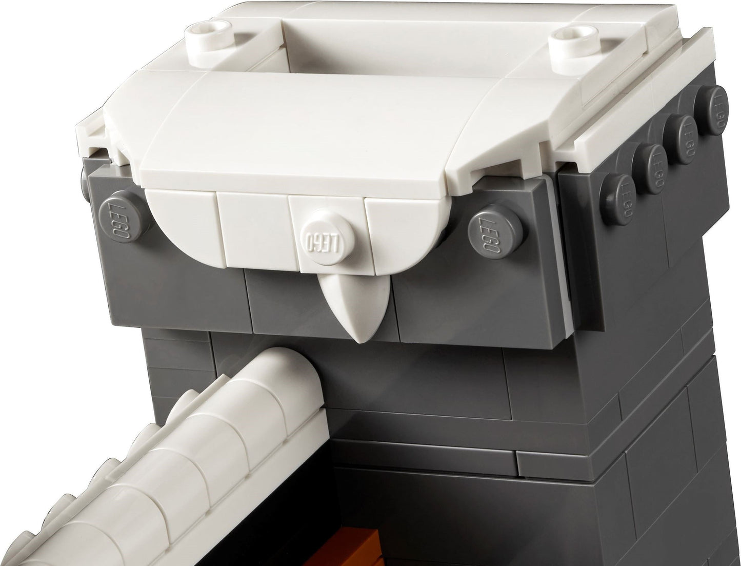 LEGO ICONS 10293 Winter Village Santa’s Visit