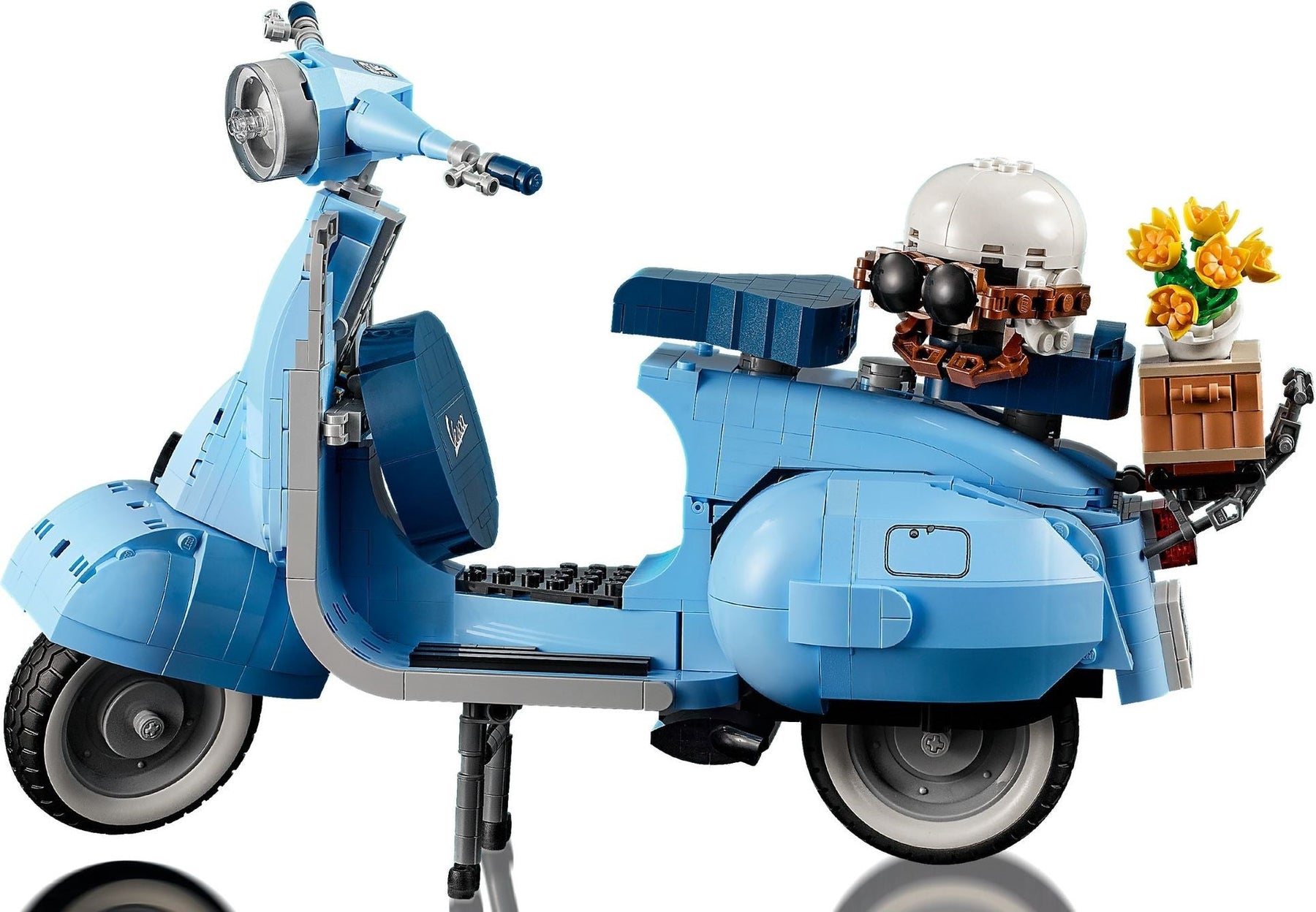 LEGO 10298 Creator Expert Vespa Case 125 - SuperSaverAU - view 2