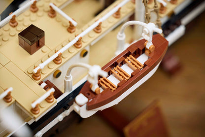 LEGO Icons 10335 The Endurance