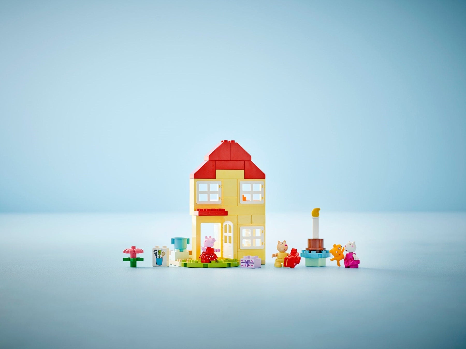 LEGO DUPLO 10433 Peppa Pig Birthday House - SuperSaverAU - view 5