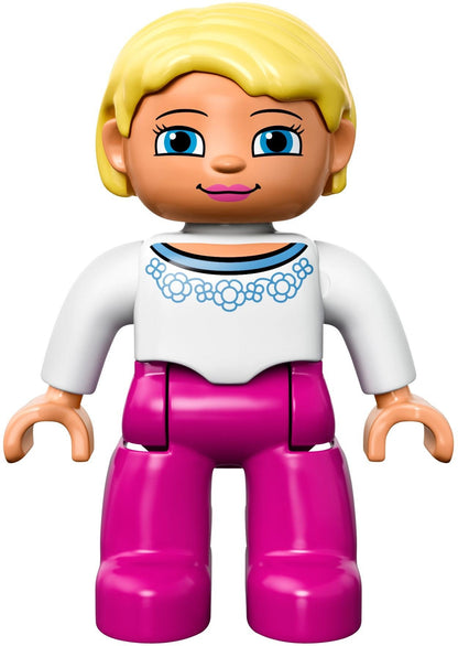 LEGO 10587 DUPLO Café Playset with Figures